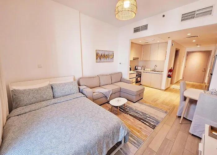 Cozy Studio In Yas Island With Canal View
