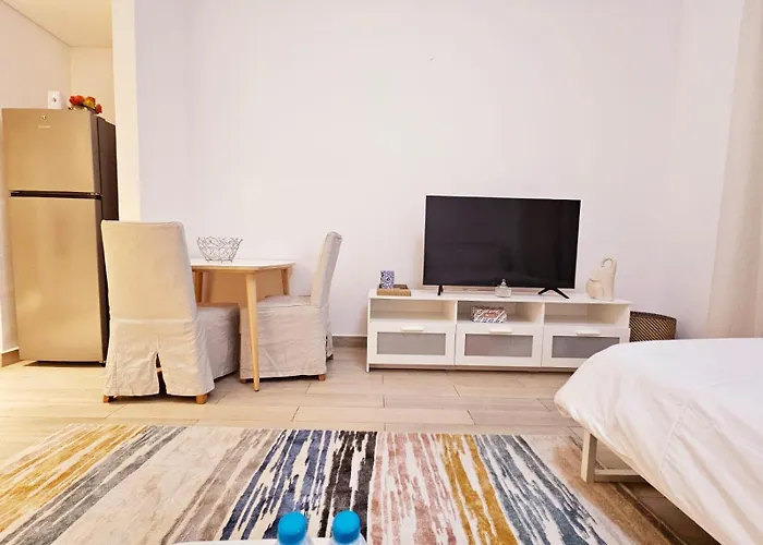 Cozy Studio In Yas Island With Canal View